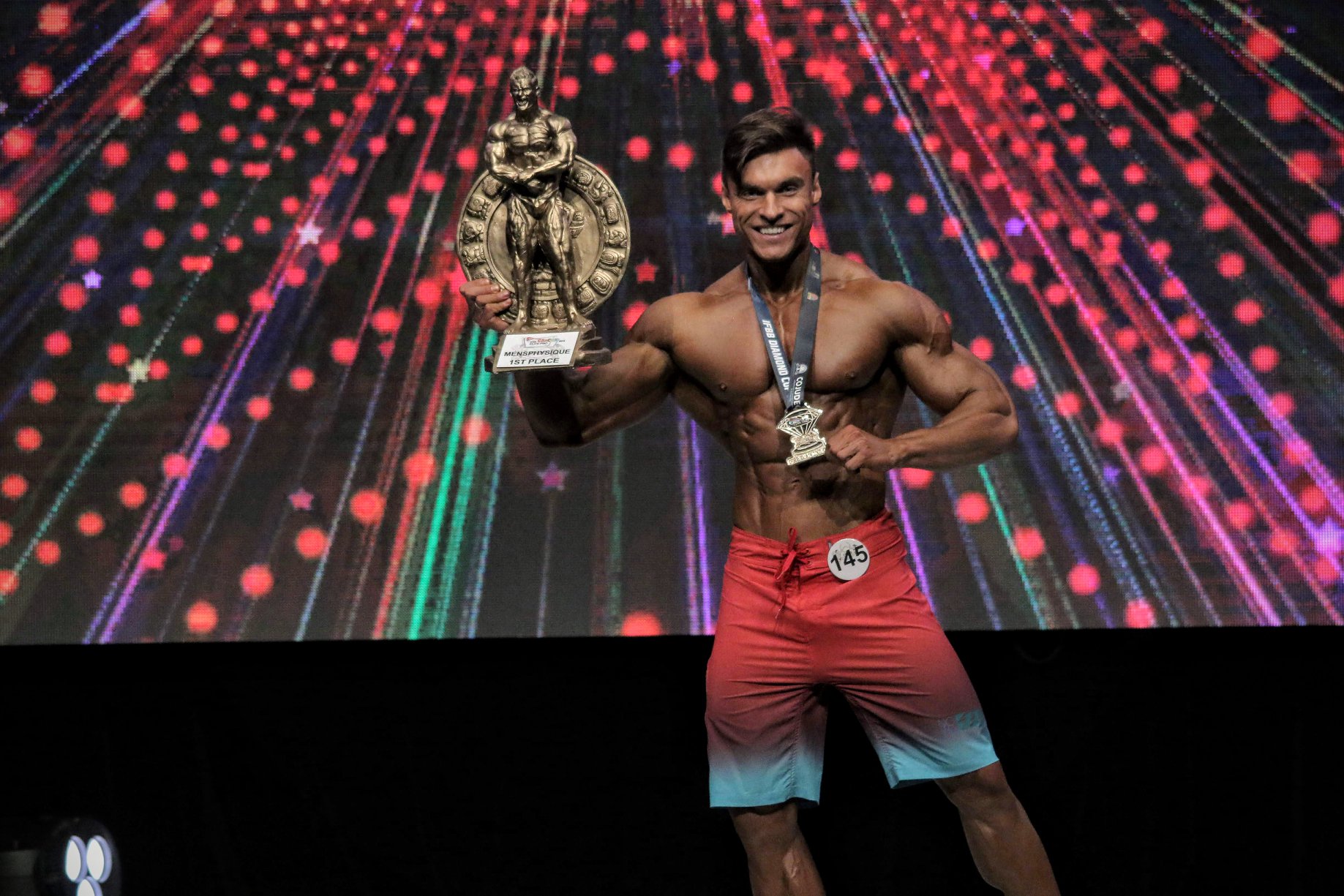 Украинский бодибилдер стал лучшим на турнире в Мексике (ФОТО)