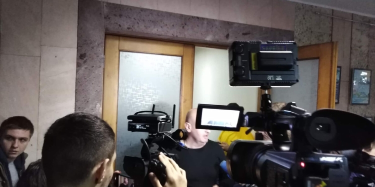 Сессия облсовета. “Идут переговоры и обсуждение возможности попадания в сессионный зал”, – депутат Вадим Олабин (ВИДЕО)