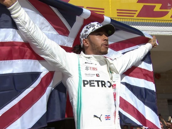 Хэмильтон стал шестикратным чемпионом "Формулы-1", вплотную приблизившись к рекорду Шумахера 1