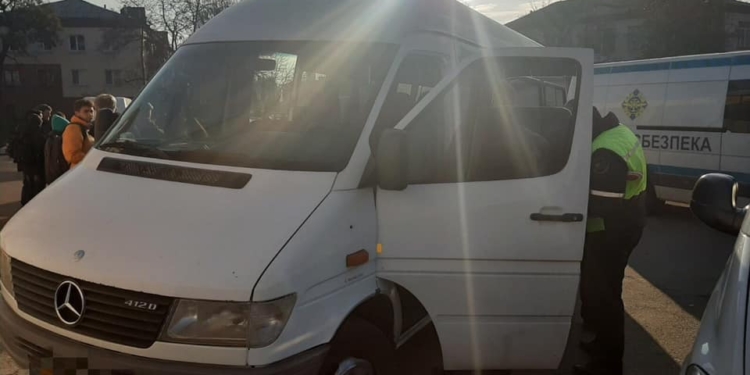 УТБ в Николаевской области выявила 7 пассажирских перевозчиков-нелегалов (ФОТО)