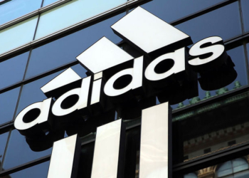 Рабочие руки в нищих странах оказались дешевле: Adidas закрывает роботизированные фабрики в Германии и США