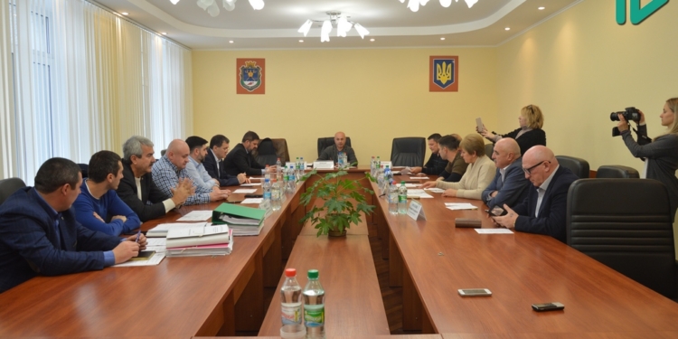 Депутаты Николаевского облсовета соберут сессию, чтобы требовать увольнения руководства Службы автодорог и облавтодора