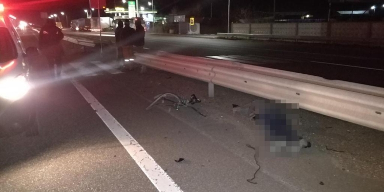 Range Rover насмерть сбил велосипедиста на трассе в Николаевской области