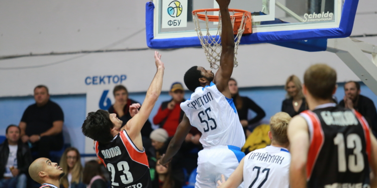 В Николаеве прошел матч МБК Николаев против Черкасских обезьян (ФОТО)