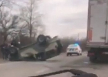 Под Южноукраинском перевернулся военный джип (ВИДЕО)