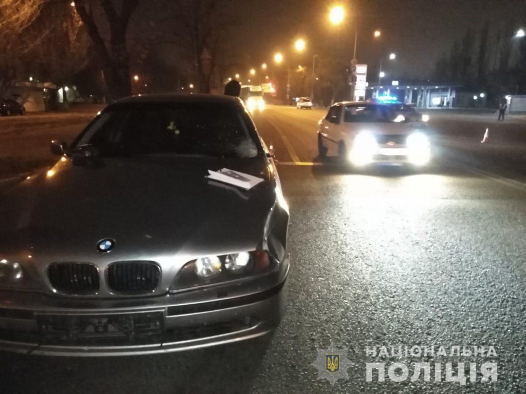 В ненужном месте. Вчера вечером на пр. Богоявленском пешеход попал под колеса BMW и погиб (ФОТО) 3