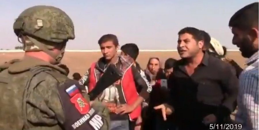 Российско-турецкий патруль в Сирии забросали камнями 1