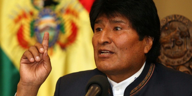 В охваченной протестами Боливии потерпел крушение вертолет с президентом на борту (ВИДЕО)