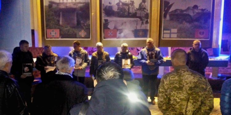 В Николаеве у «Струн памяти» почтили память погибших в зоне ООС в ноябре (ФОТО)