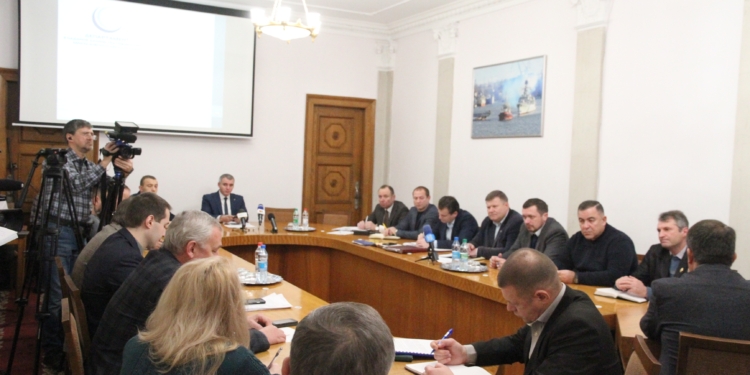 Смерть двух дальнобойщиков и отравление еще троих: в Николаеве проверят киоски на выезде из города