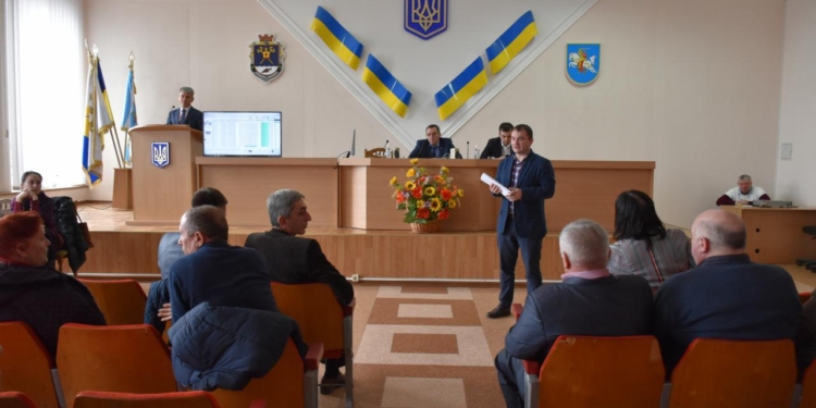 Витовский райсовет не захотел принять решение об обеспечении школьным автобусом маленьких жителей села Капустино, которые учатся в школах Николаева