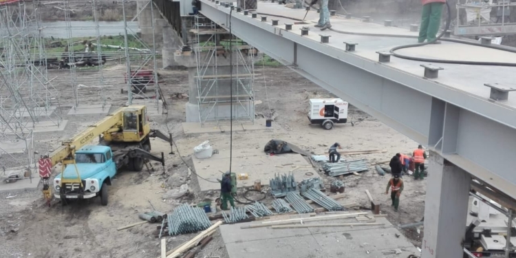 На ремонте моста в Станице Луганской разворовали деньги – прокуратура считает, что хотели украсть 10 миллионов