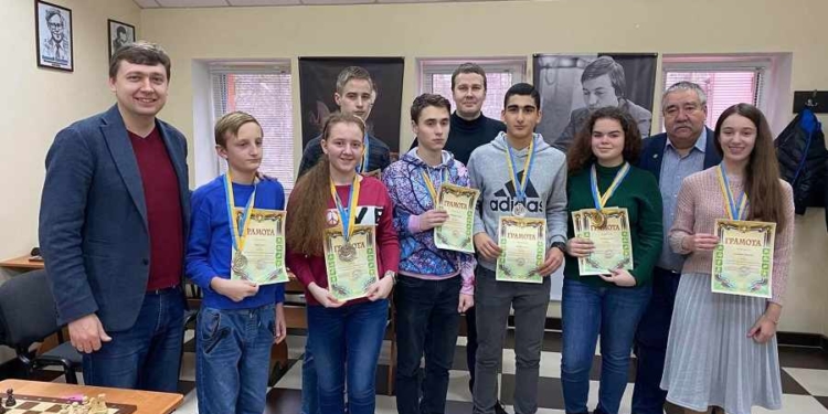 Растет шахматная смена: в Николаеве прошел чемпионат области по блицу (ФОТО)
