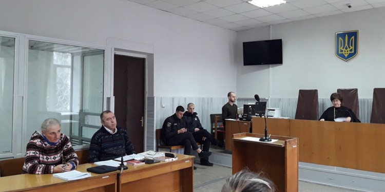 В Николаеве чиновнице, вымогавшей 20 тыс.грн. взятки, суд назначил ночной домашний арест