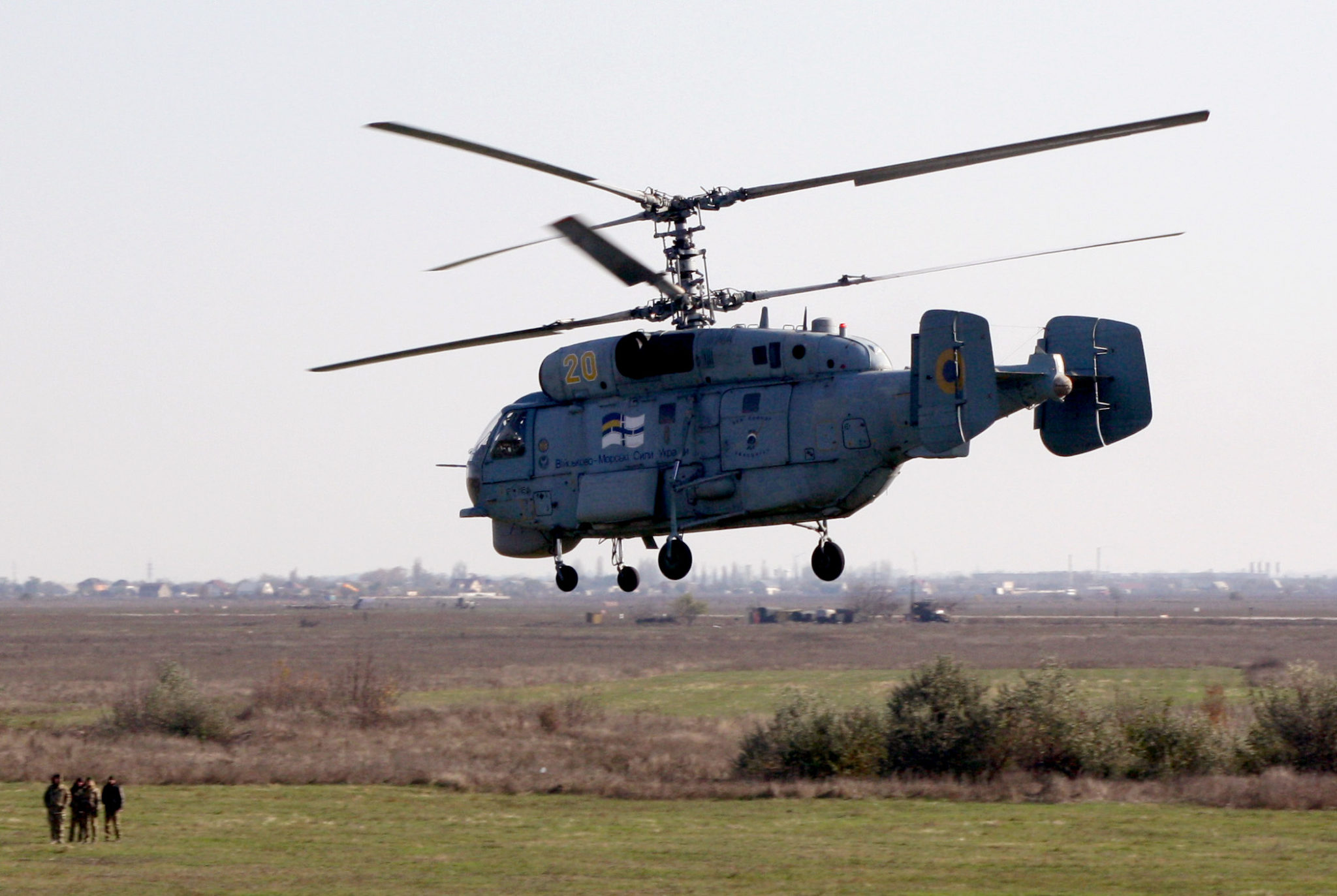На Николаевщине летчики морской авиационной бригады проводят конкурс на лучший экипаж вертолета (ФОТО)
