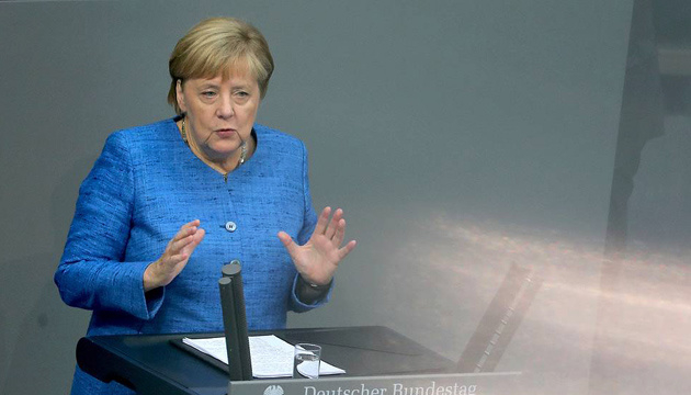 Выходцы из СССР, живущие в Германии, требуют от Меркель не поддаваться на угрозы и энергетический шантаж России