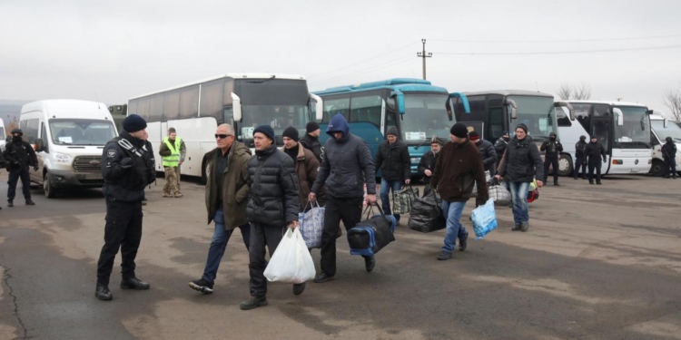 Предпочли тюрьму здесь. Около 30 человек отказались участвовать в обмене