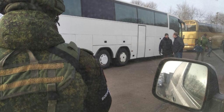 Российские СМИ сообщают, что обмен пленными начался. Но скольких на скольких поменяют, станет известно после его завершения (ФОТО, ТРАНСЛЯЦИЯ)