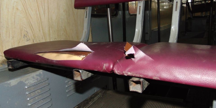 В Николаеве за прошедшие сутки в трех трамваях поработали вандалы (ФОТО)