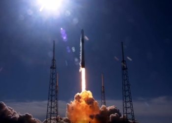 SpaceX запустила космический грузовик Dragon к МКС