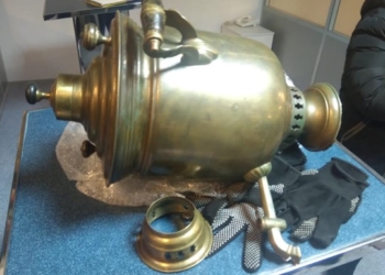 Пограничники в Борисполе не пустили самовар в Италию