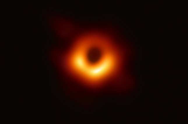 Журнал Science назвал научным прорывом года снимок тени черной дыры 1