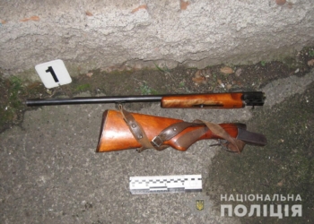 В Первомайске конфликт закончился стрельбой – по дому, машинам и торговому павильону (ФОТО)