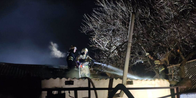 Спасатели Николаевщины потушили пожар в бане (ФОТО)