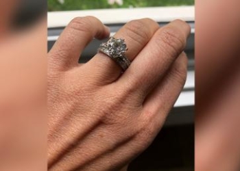 Пара из Австралии перебрала 30 тонн мусора, чтобы найти свои бриллиантовые кольца