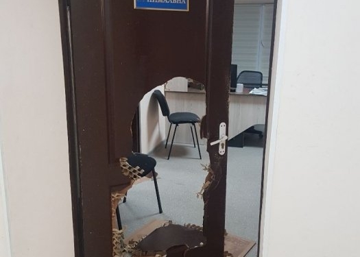 Неизвестные в масках связали сторожа и устроили погром в сельсовете под Николаевом