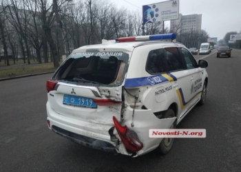 Полицейский Mitsubishi и Hyundai врезались в Николаеве