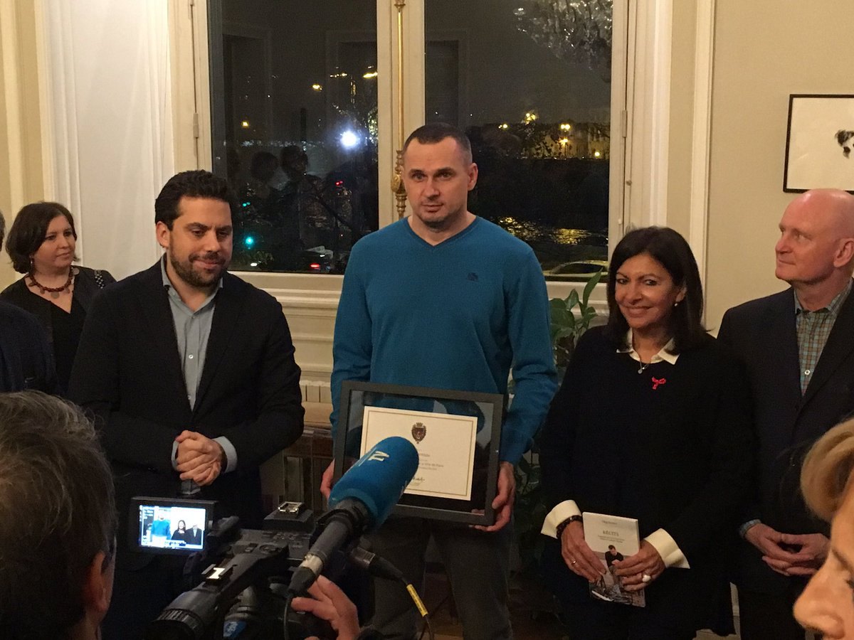 Сенцов получил звание почетного гражданина Парижа