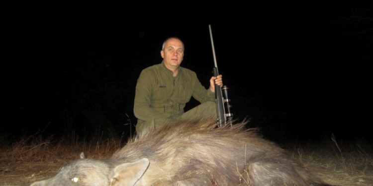 В интернете всплыли фото Шуфрича с убитыми африканскими животными