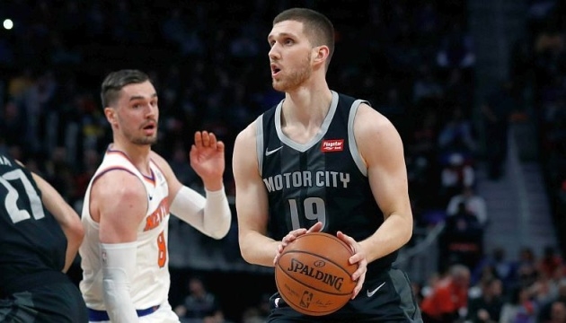 Баскетболисты “Детройт Пистонс” не смогли произнести по буквам фамилию украинца Михайлюка (ВИДЕО)