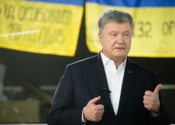 Порошенко – Зеленскому: Заберите у Путина “газовый” кнут, которому не место в диалоге президентов