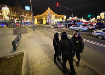 В Москве в приемной ФСБ неизвестные открыли огонь. Есть убитые и раненые (ВИДЕО)