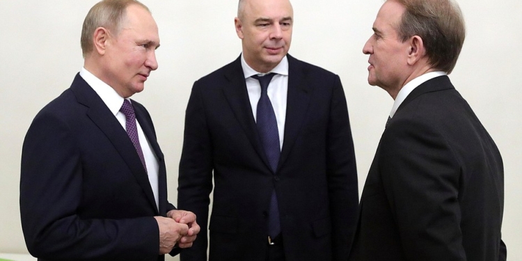 Медведчук приехал к Путину с идеей переговоров в “нормандском формате” на уровне парламентов