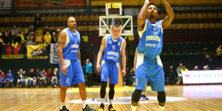 В Николаеве МБК Николаев победил Киев-Баскет