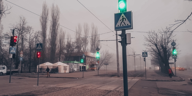 На углу проспекта Богоявленского и улицы Парковой установили светофоры (ФОТО)