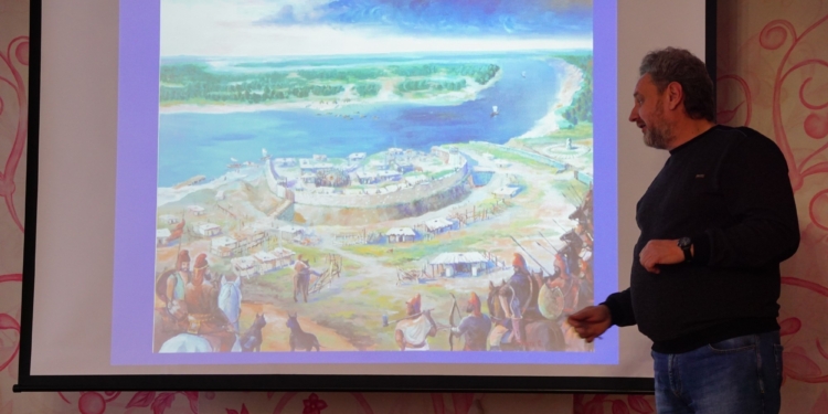 Николаевские археологи показали основные артефакты, найденные за год в Диком Саду (ФОТО, ВИДЕО)