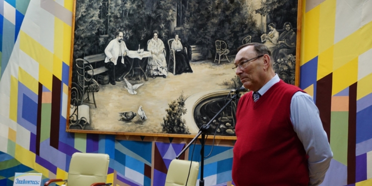 Директор Николаевского зоопарка презентовал уникальный фотоальбом, посвященный почти 120-летней истории заведения (ФОТО, ВИДЕО)