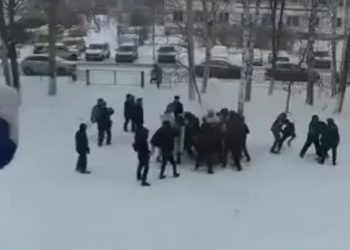 В России полиция “отработала” на школьниках разгон митинга. Они рассказали о полученных травмах (ВИДЕО)
