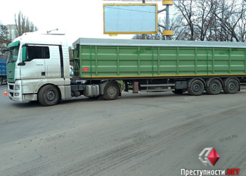 В Николаеве грузовик протаранил  «маршрутку»,  двое пассажиров пострадали (ФОТО)