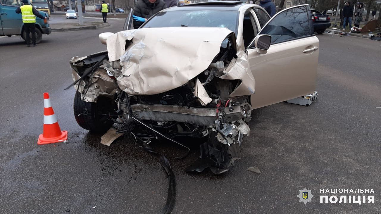 Смертельное ДТП в Николаеве: начальник полиции просит горожан верить только официальной информации. Но как быть с ее переписыванием?