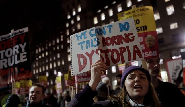 «Не мой премьер-министр»: в центре Лондона протестовали против результатов выборов (ВИДЕО)