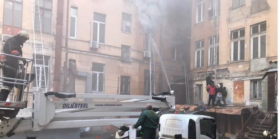 Девять пострадавших. Площадь пожара в Одесском колледже возросла до 2000 квадратных метров (ВИДЕО) 1