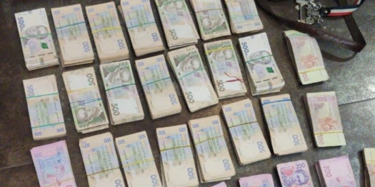 В Затоке чиновники поселкового совета вымогали взятку в 2 млн гривен