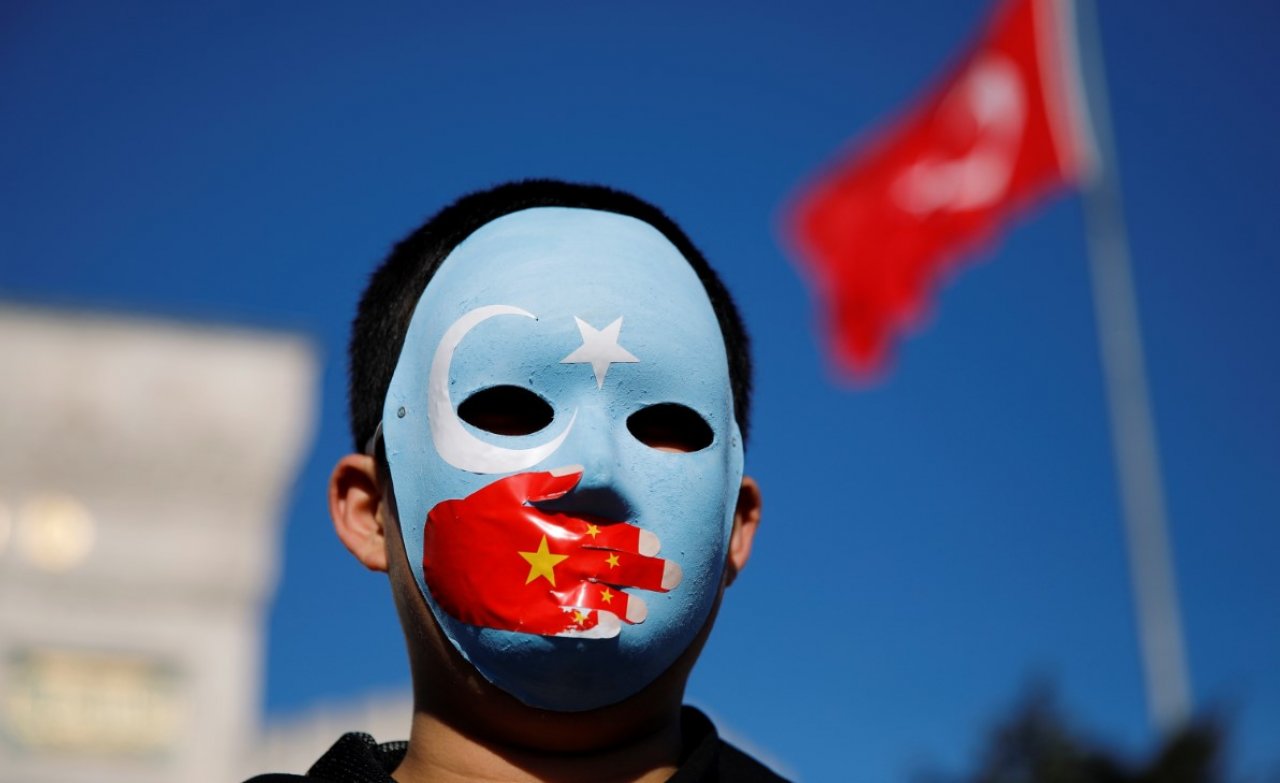 Власти Китая уничтожают документы о репрессиях и «перевоспитании» мусульман