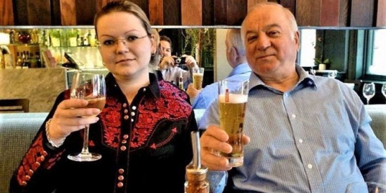 Живы и не хотят встречаться с российскими послами. Посол рассказал о судьбе Скрипалей