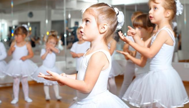 В балетной школе Венской оперы поощряли курение среди детей, потому что оно помогает сбросить вес